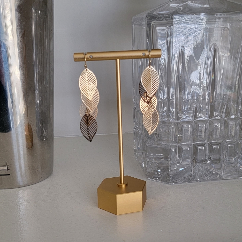 Leaf Dangle Gold Earings